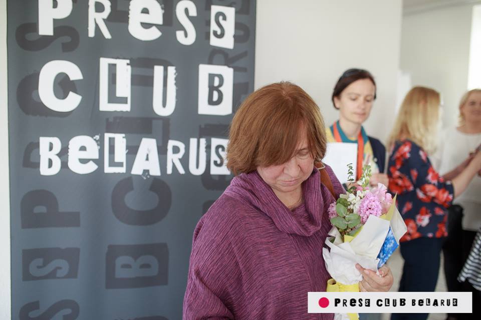 Светлана Алексиевич во время выступления в Press Club Belarus. Фото: Николай Жуков