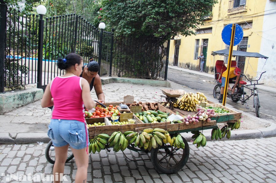 На улице, фрукты, Куба, Остров свободы