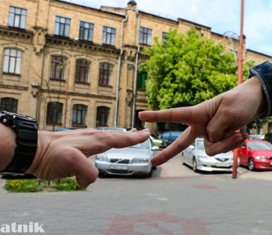 Перерыв на обед. Столовая в подвале университета