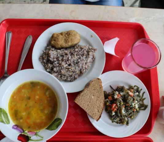 Перерыв на обед. Столовая вагонного депо