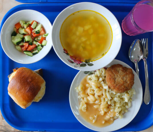 Перерыв на обед. Просторная столовая «Брестжилстрой» обед, еда, столовая