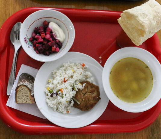 Перерыв на обед. Скудная столовая факультета физического воспитания столовая, еда, обед, обеденный перерыв