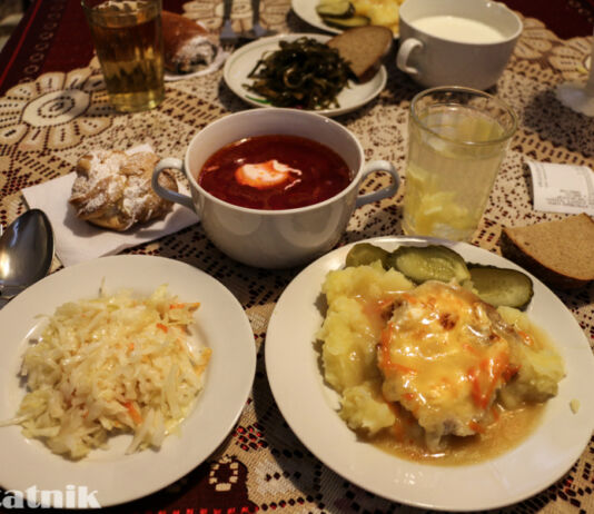 Перерыв на обед. Столовая без подносов в центре обед, столовая, еда, обеденный перерыв