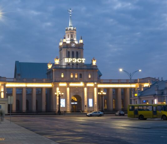 Один вопрос: почему вы не уезжаете из Беларуси? Один вопрос, Брест, Беларусь, миграция, Польша