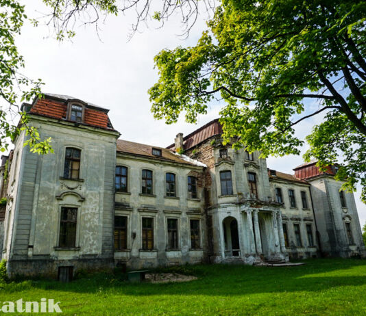 Закрытые двери туристических объектов и Щучин Дворец в Желудке