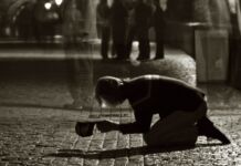 Один вопрос: Как вы относитесь к просящим милостыню? Один вопрос, милостыня