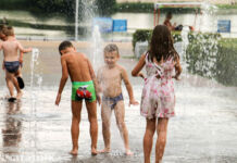 Как пережить жару. Советы от МЧС Лето, фонтан, дети