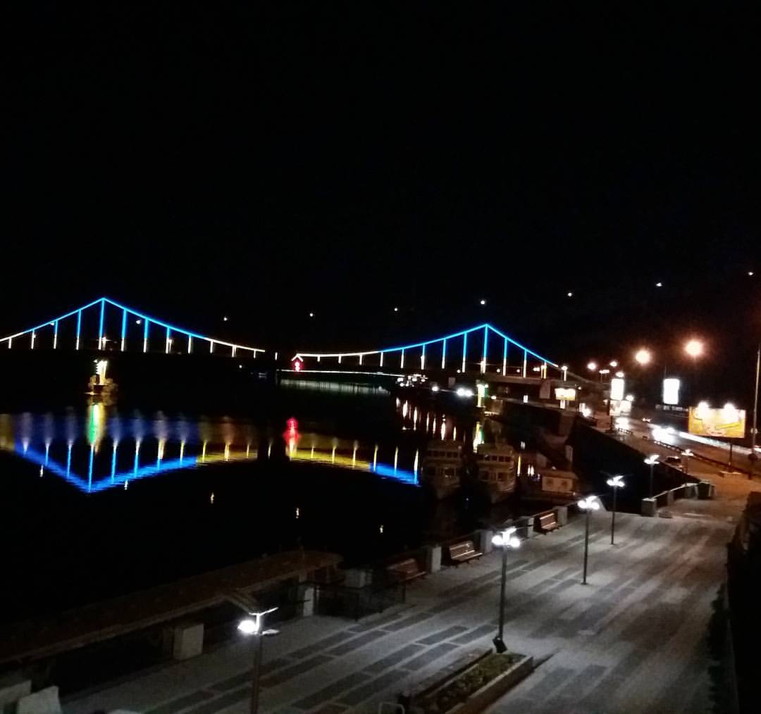 Мост в цветах национального флага