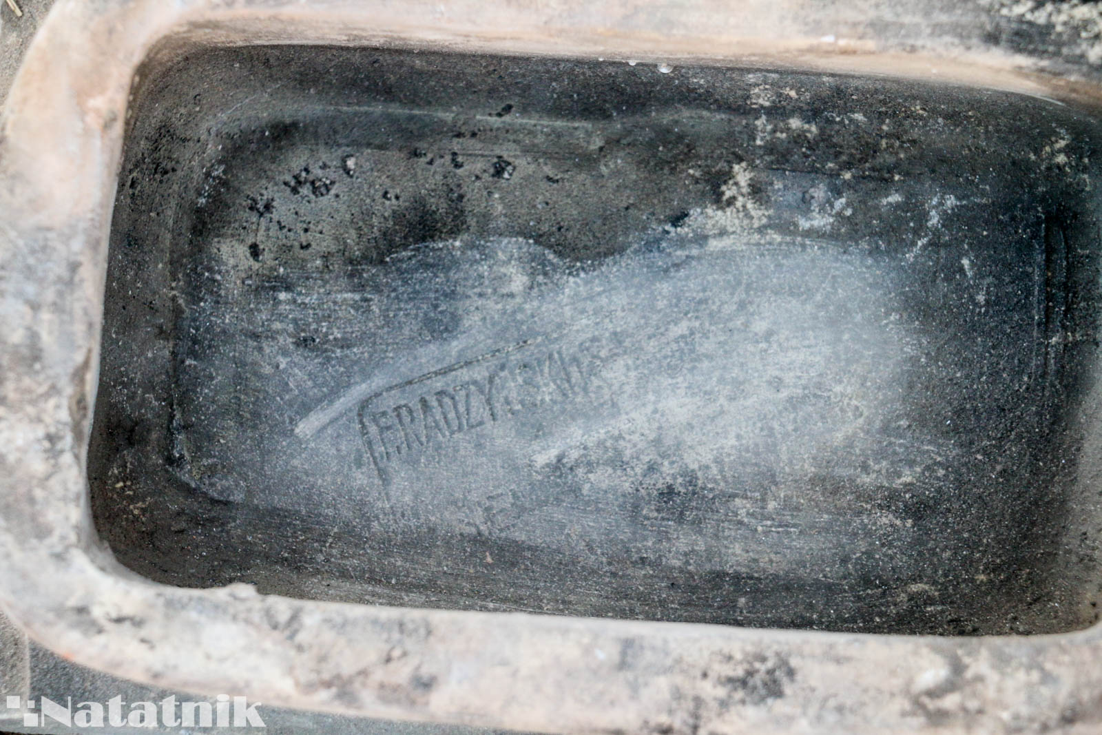 кирпич с клеймом