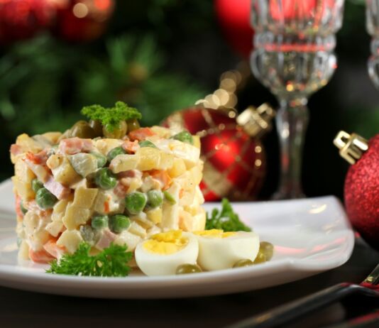 «Индекс Оливье»: новогодний салат подорожал на треть