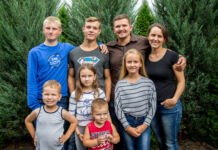 Как открытая книга. Приёмный отец: «Трудно было, когда сын решал нас не любить» Семья Зданевичей Брест