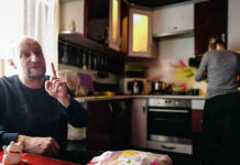 «Они ждут каждый день». Как брестчане кормят бездомных