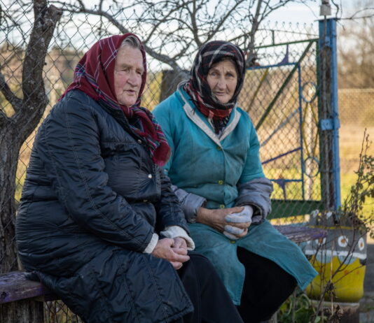 «Каб не хадзілі па гасцях адзін да аднаго, паўміралі бы, седзячы ў хаце». Как живёт деревня, которая скоро исчезнет с карты Ляховичского района
