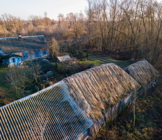«На лодках плавали не только в гости, на них даже перевозили покойников на кладбище». Полешуки из Кудричей — о жизни на воде