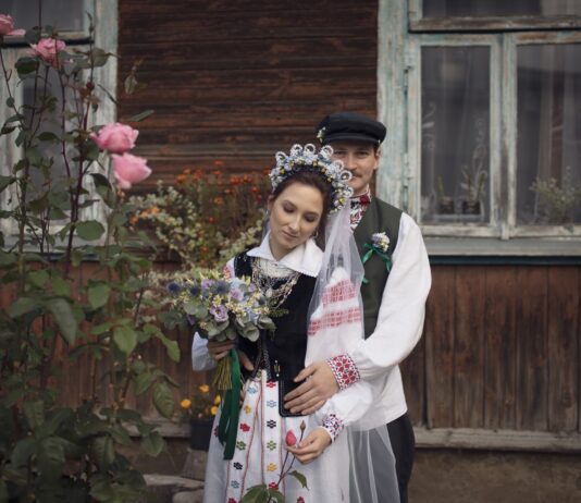 Майстры. Як сям’я з Гародні робіць рэканструкцыі беларускага строя Фота Кацярыны Гардзеевай